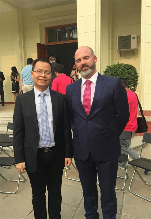 波尼亚董事长妻子_特朗普的妻子梅拉尼亚